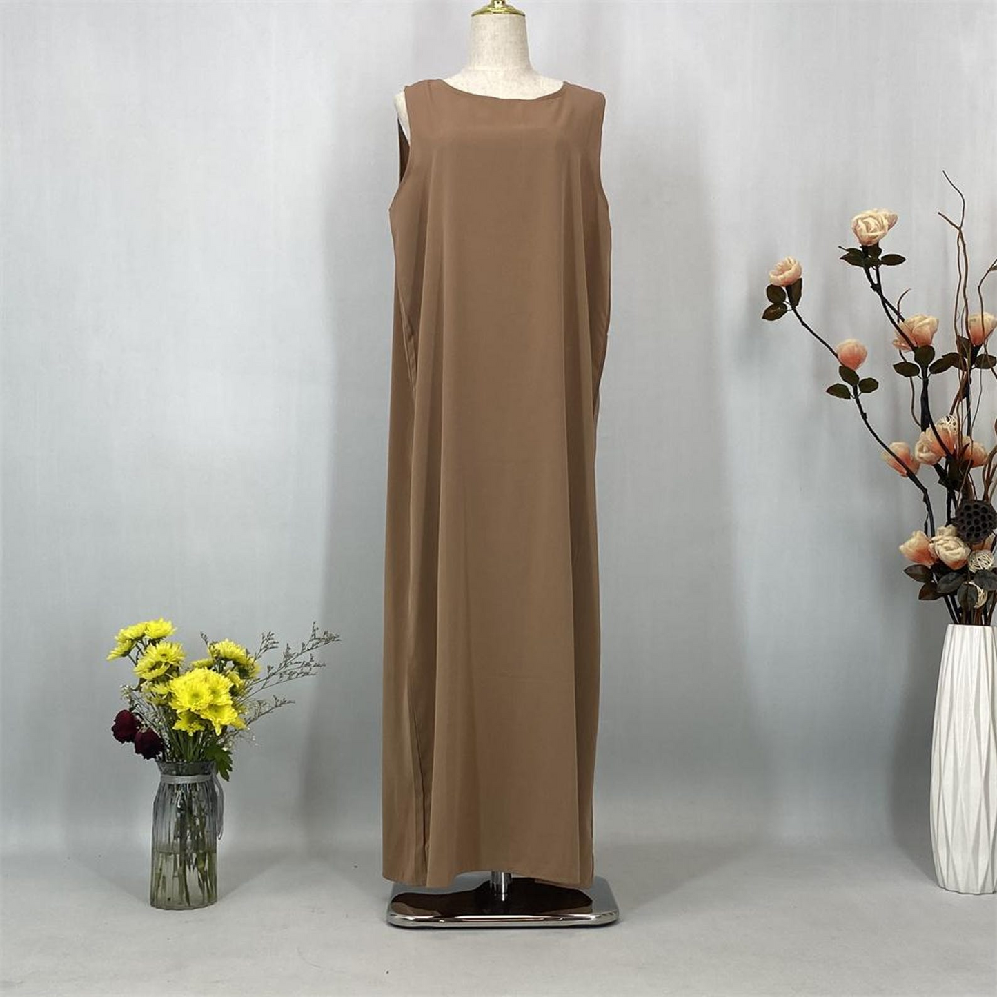 Robe Longue Sans Manches – Élégance & Confort